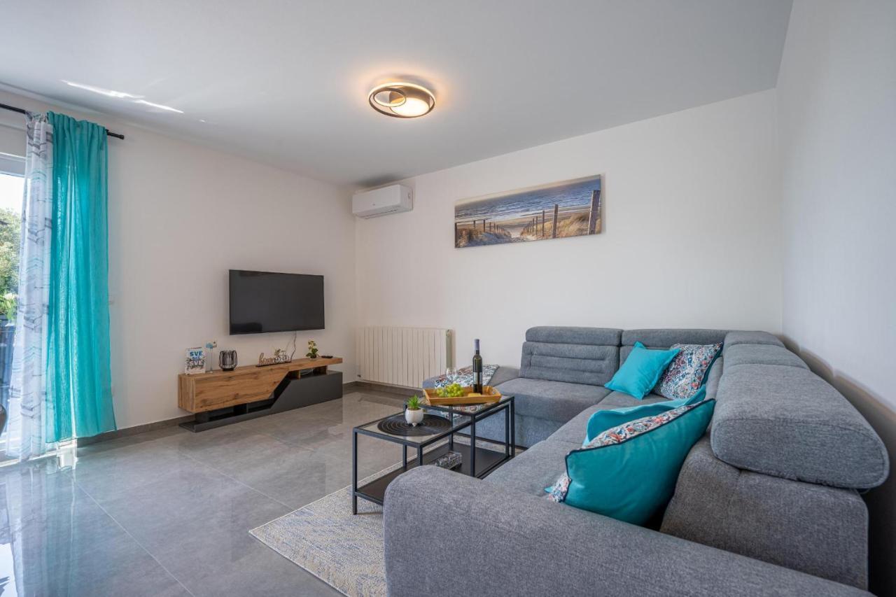 Domus Alba Apartments 普拉 外观 照片