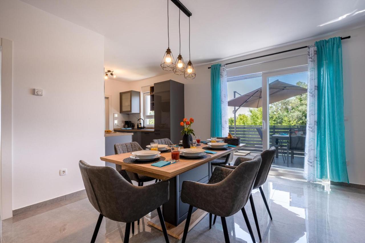 Domus Alba Apartments 普拉 外观 照片