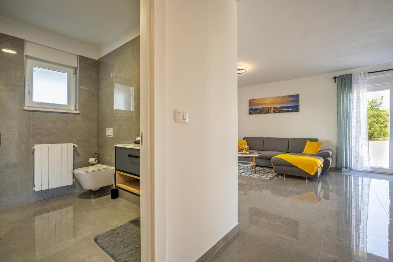 Domus Alba Apartments 普拉 外观 照片