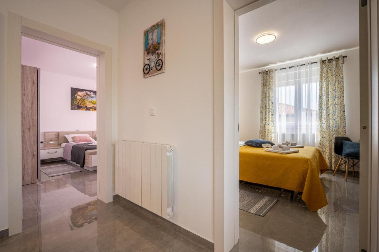 Domus Alba Apartments 普拉 外观 照片