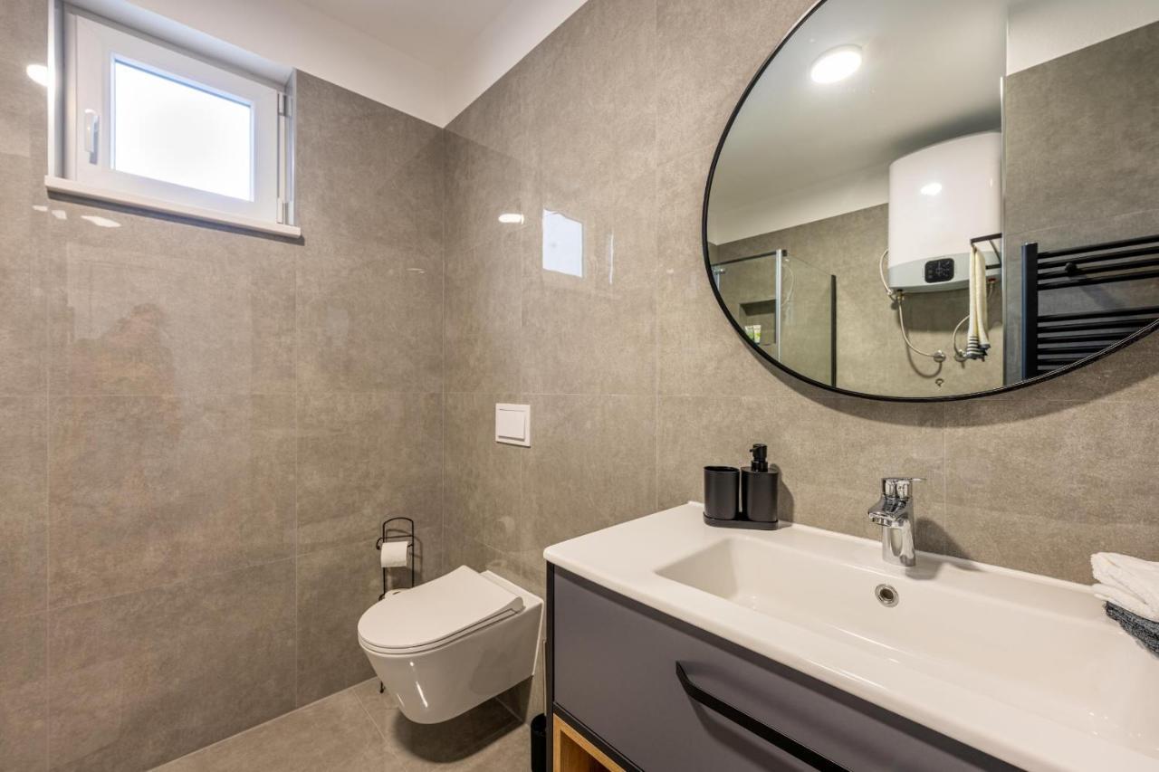 Domus Alba Apartments 普拉 外观 照片