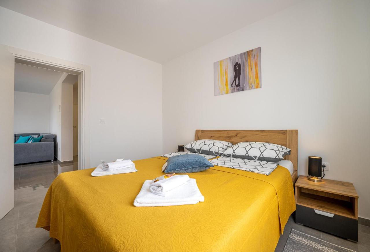 Domus Alba Apartments 普拉 外观 照片