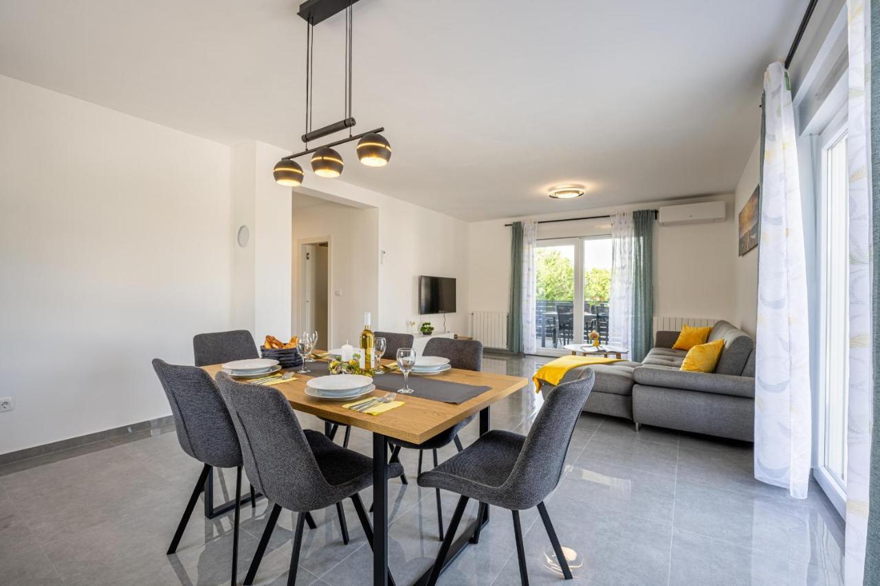 Domus Alba Apartments 普拉 外观 照片