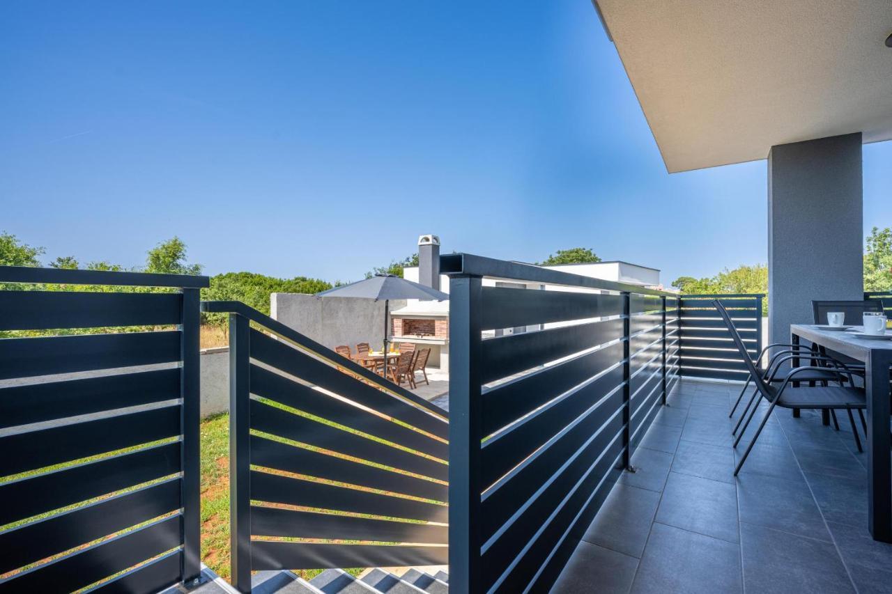 Domus Alba Apartments 普拉 外观 照片