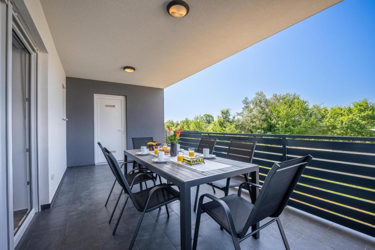 Domus Alba Apartments 普拉 外观 照片